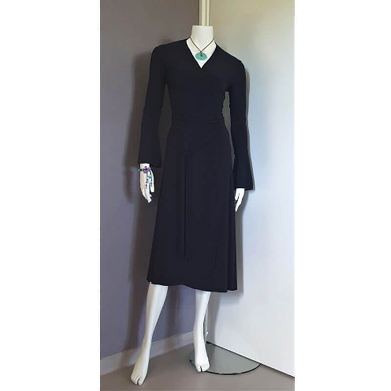 Wikkeljurk lang klokmodel met lange flairmouwen