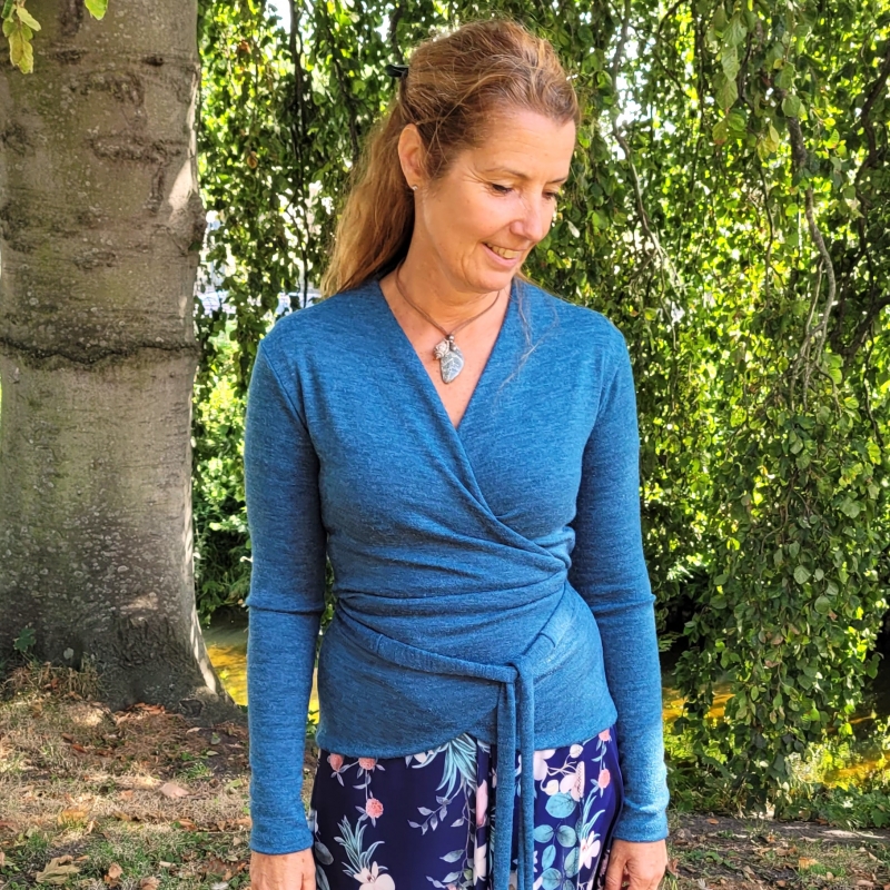 Wikkelvest warm soepel steenrood gebreid