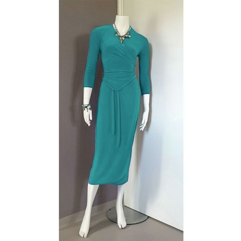 Wikkeljurk lang aansluitend met driekwart mouw