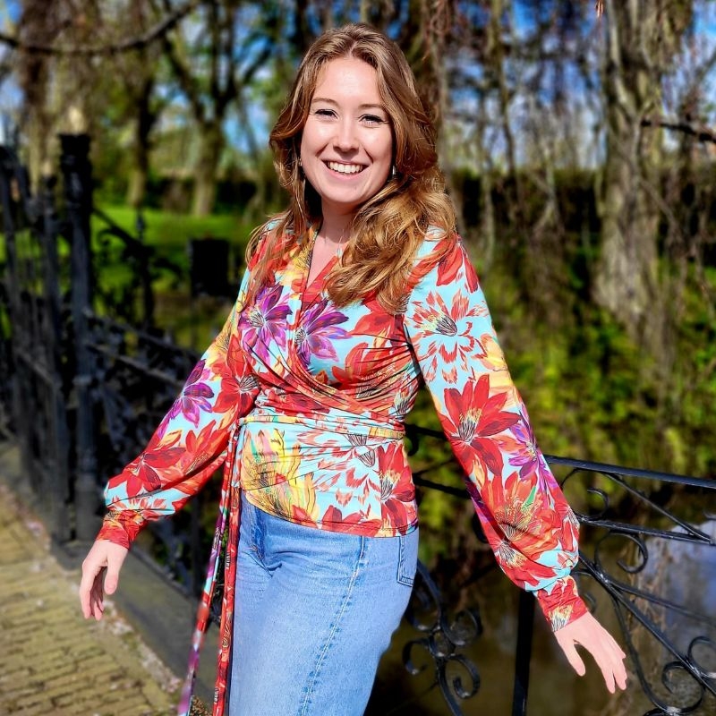 Wikkelblouse kort (8 prints) met ballonmouw