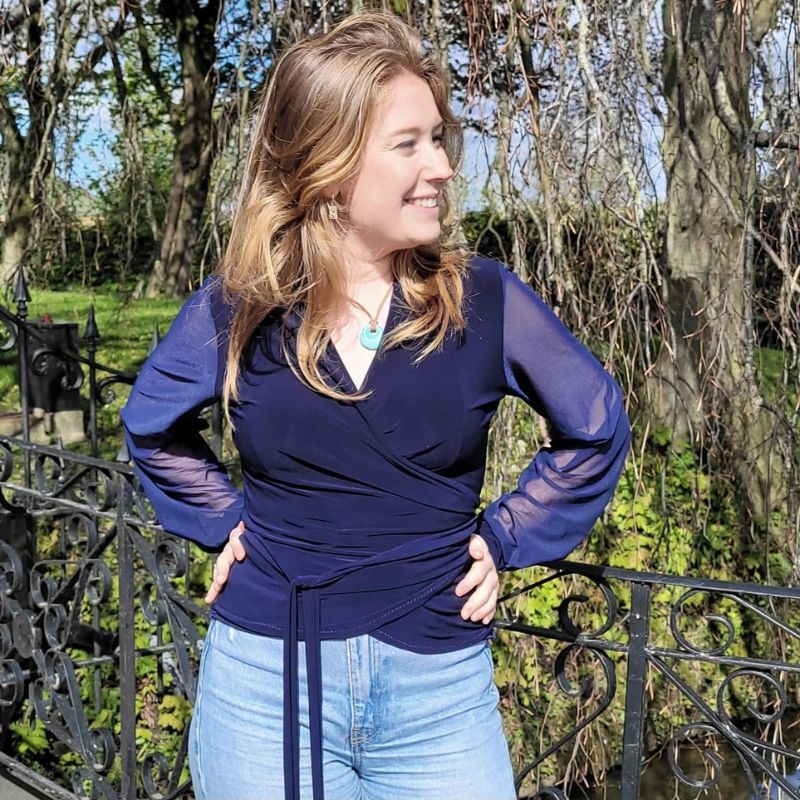 Wikkelblouse kort In 4 kleuren met doorzichtige ballonmouwen